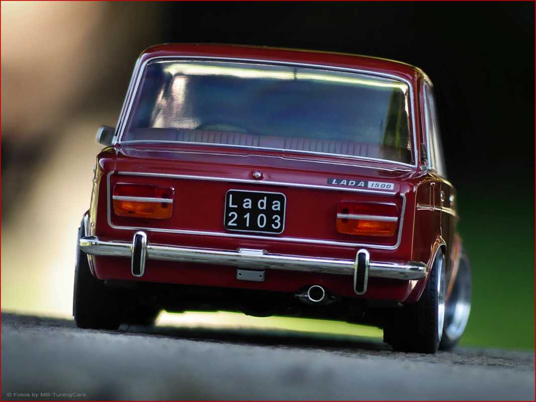 1:18 Lada 2103 / DDR Car - Rot.Edition -